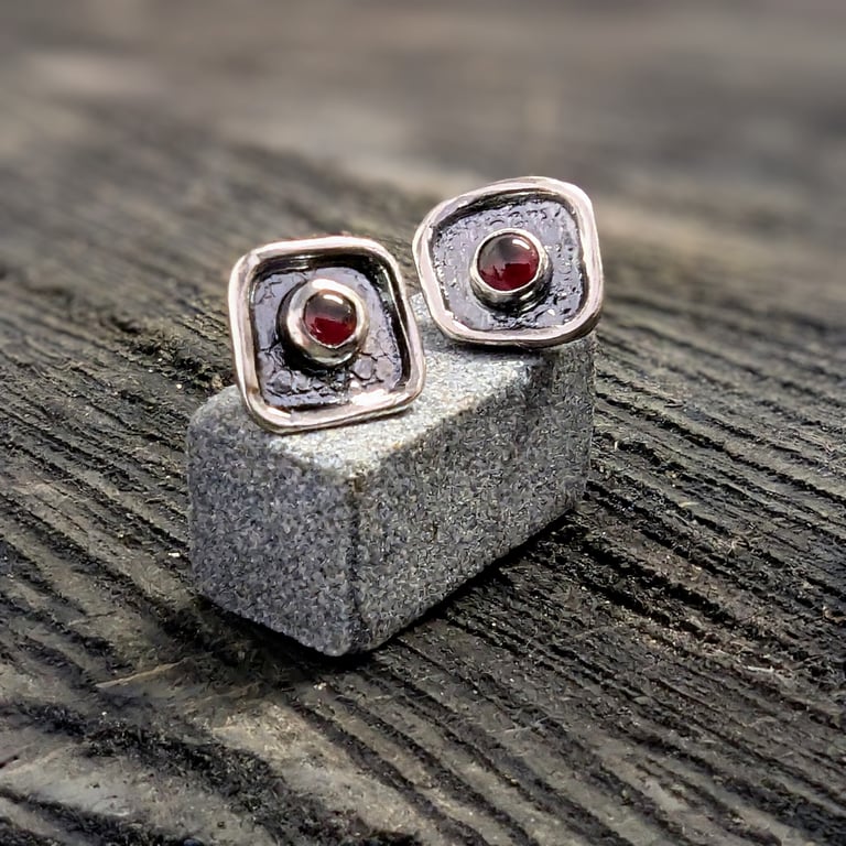 Sterling Silver Garnet stud earrings