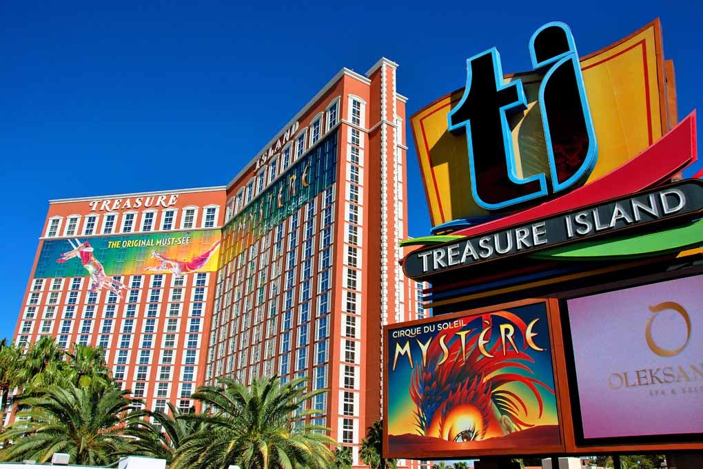 Treasure Island Hotel Las Vegas America Photograph Print
