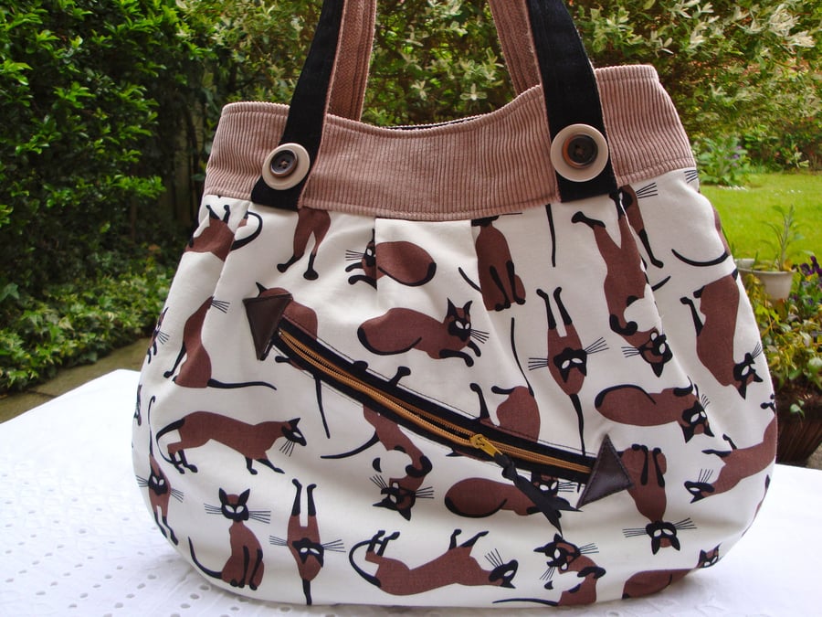Cotton Handbag - zip pocket - cats - slip pockets .
