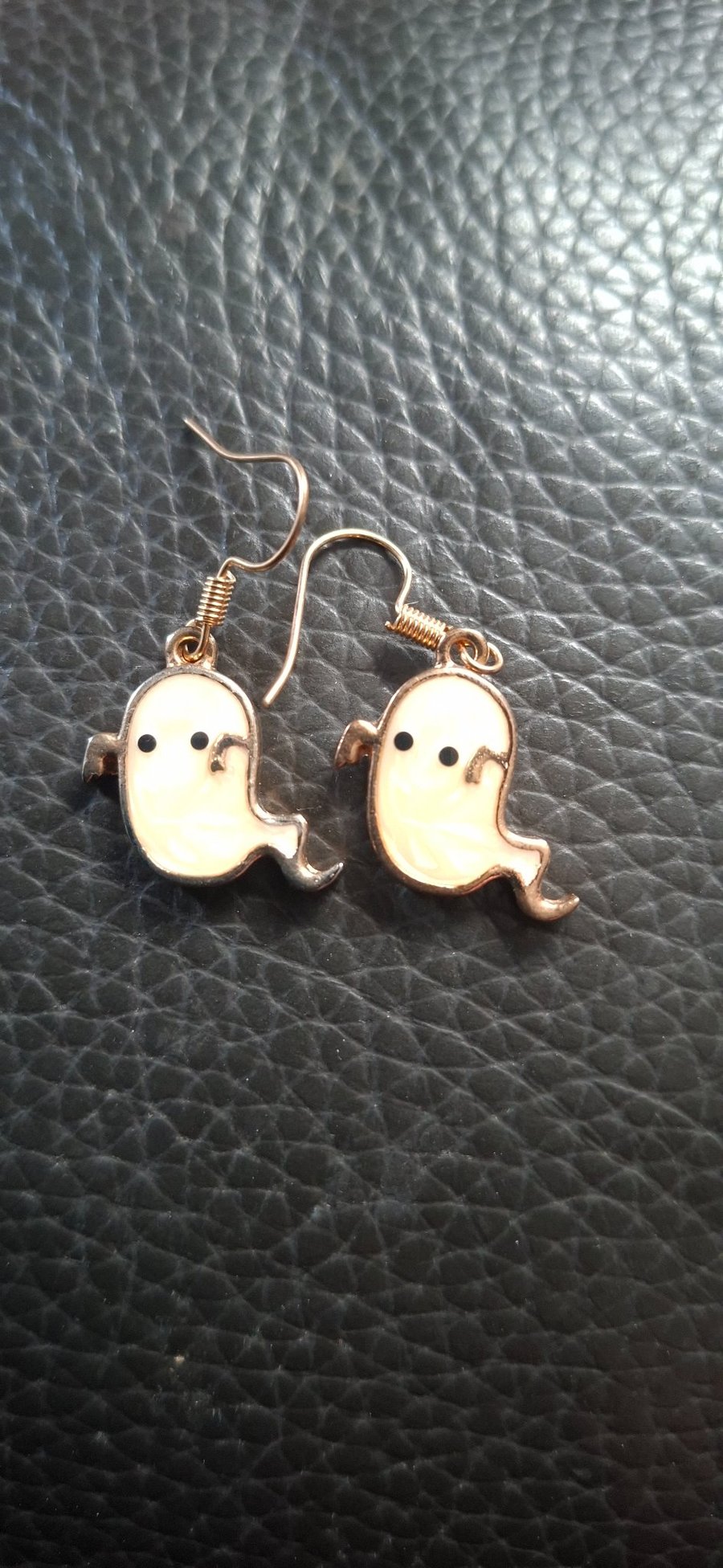Halloween themed earrings-ghost 