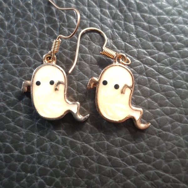 Halloween themed earrings-ghost 