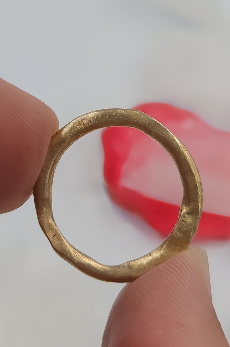 Molten 9ct Gold Wedding Band