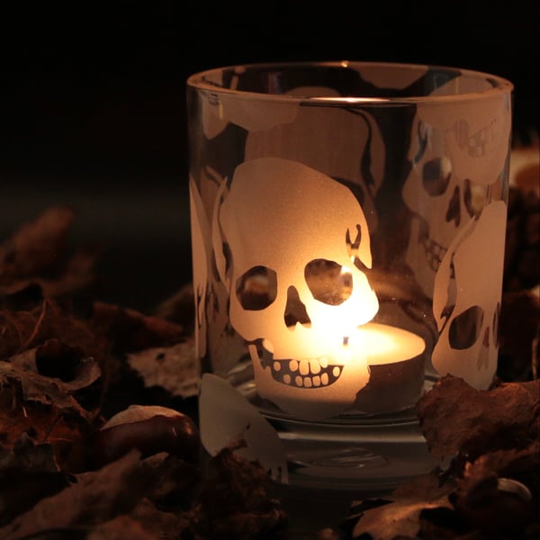 Small Skulls Tealight Holder for Halloween