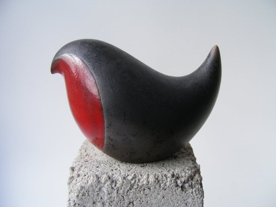Raku fired robin (E)