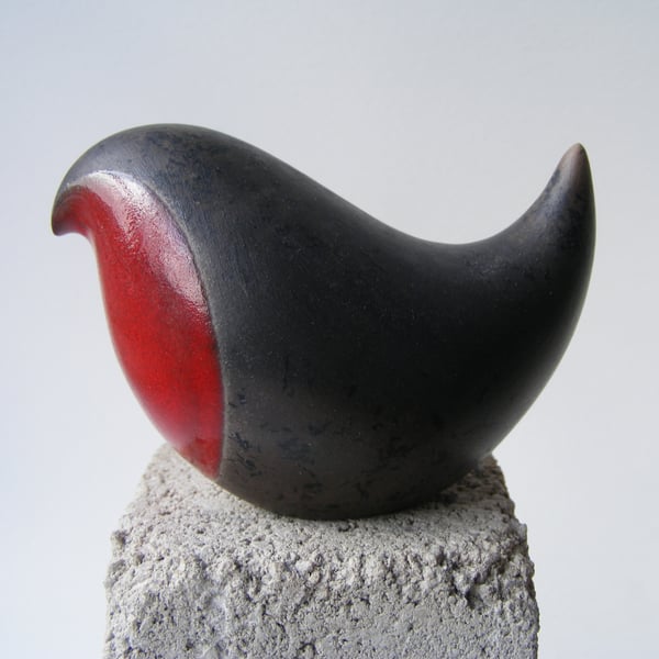 Raku fired robin (E)