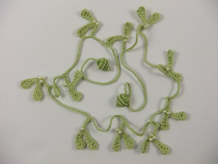 Christmas Mistletoe Garland 