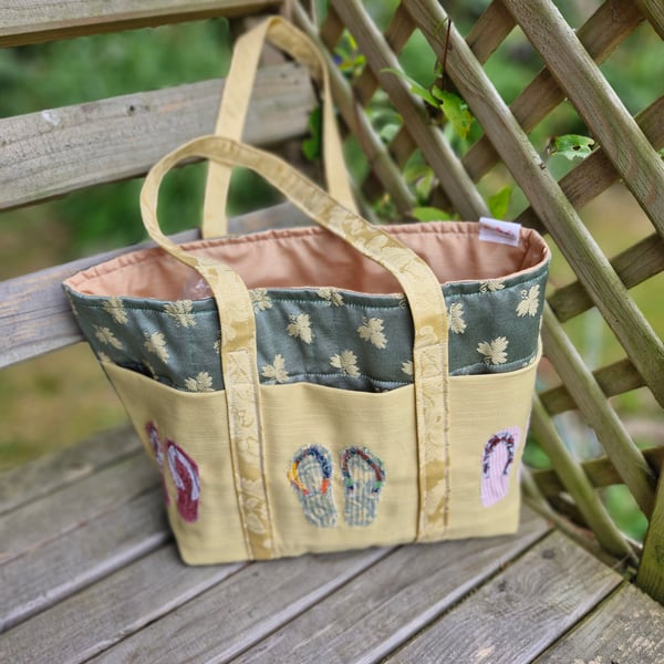Lovely Beach Bag or shopper with flip flop applique