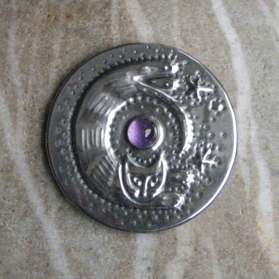 Leaping Cat Amethyst Brooch in Silver Pewter
