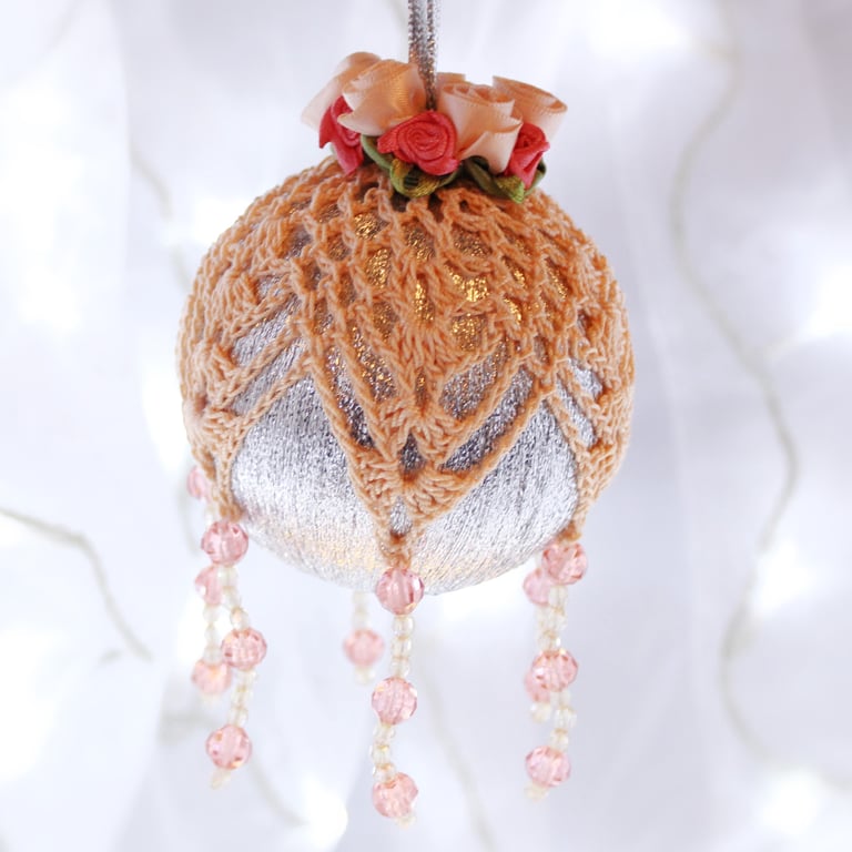 Christmas bauble silver and peach crochet lace vintage style, E4