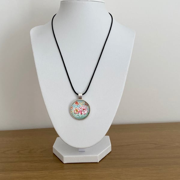 Pretty Floral Shabby Chic Pendant Necklace. Design 1