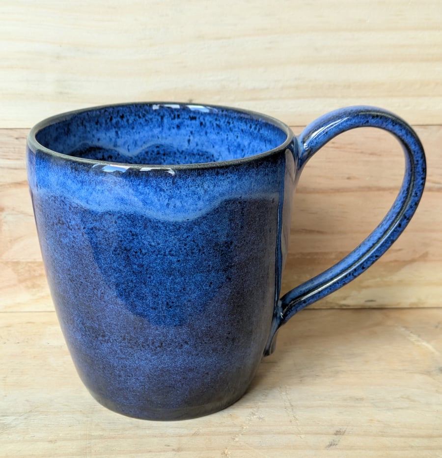 Wavy blue straight mugs