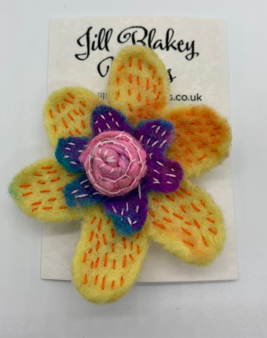 Big yellow flower brooch 