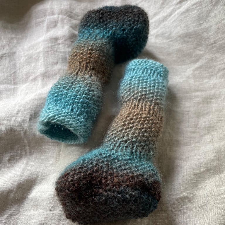 6 to 12 Months Long Legged Knitted Booties for Carried Babes - Green Natural