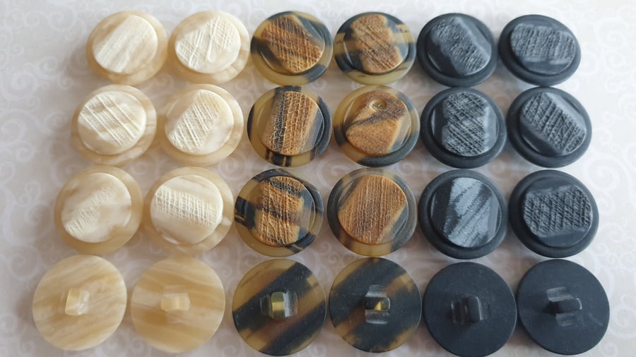 1" 25mm 40L Polyester Horn Shank Buttons in 3 fabulous colours x 3 Buttons