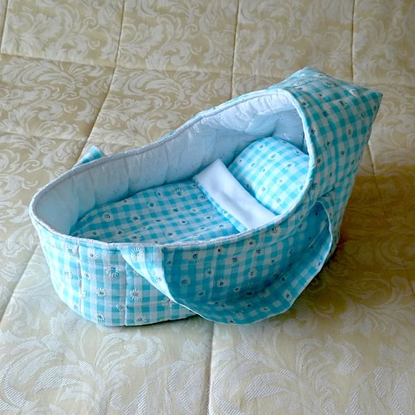 Doll's Carrycot with daisy design suitable for 14 inch dolls