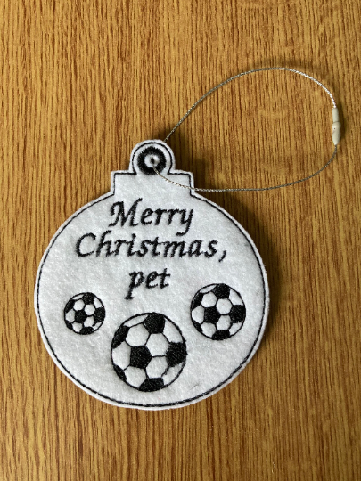 1116. Merry Christmas pet Christmas tree hanger.