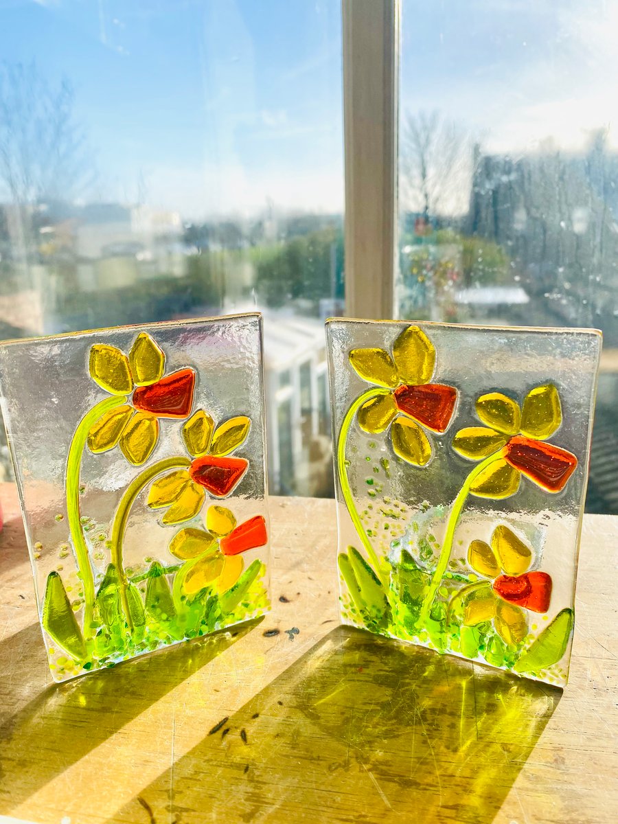 Unique fused glass daffodil  tea light holder sun catcher 
