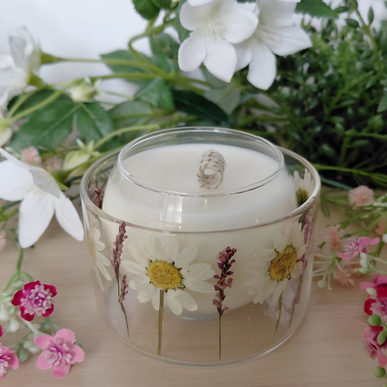 Pressed Daisy Flower Botanical Candle Scented Soy Wax Vegan Friendly Gift