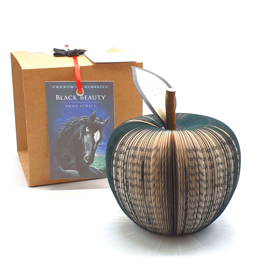 Black Beauty 3D Apple with Personalised Leaf
