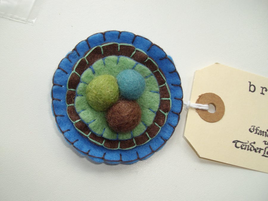 Round Flower Brooch. Brown, Blue & Green