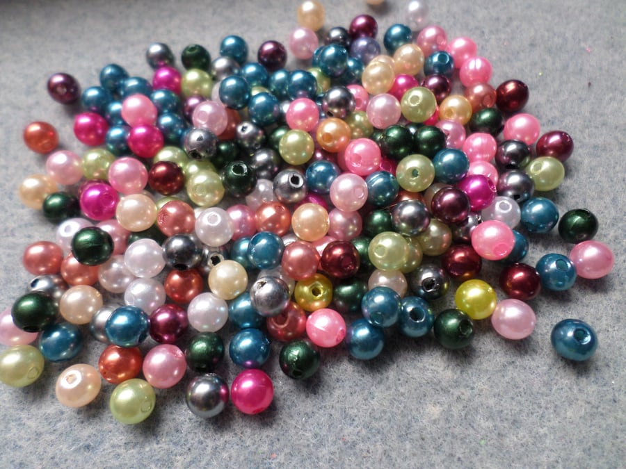 200 x Acrylic Pearl Beads - Round - 6mm - Mixed Colour 