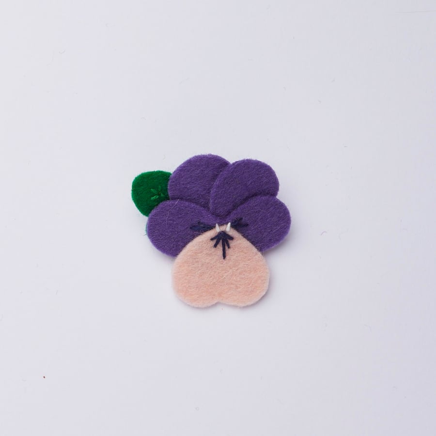 Purple and pale pink pansy brooch
