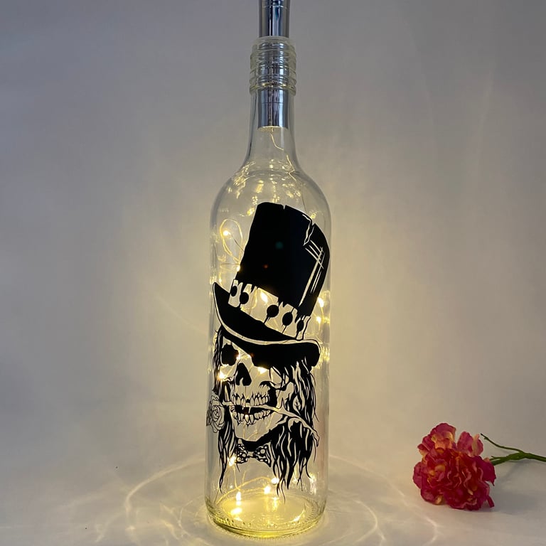 Halloween bottle light; gothc skull
