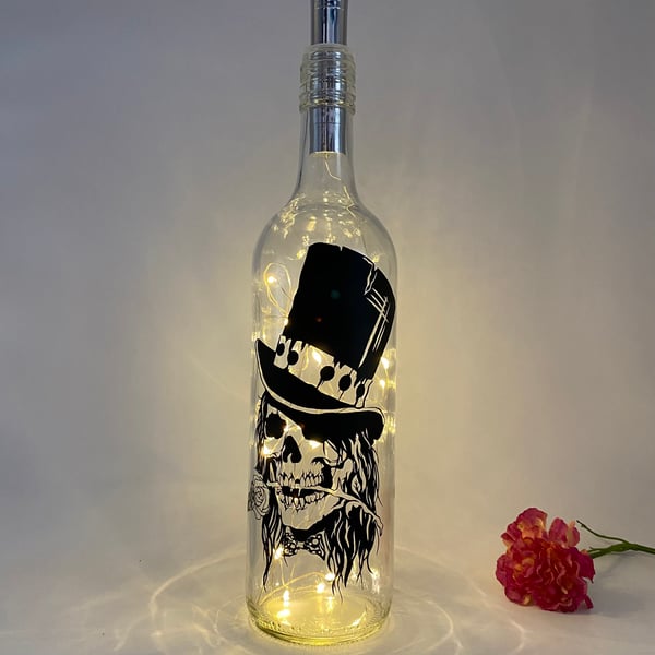 Halloween bottle light; gothc skull