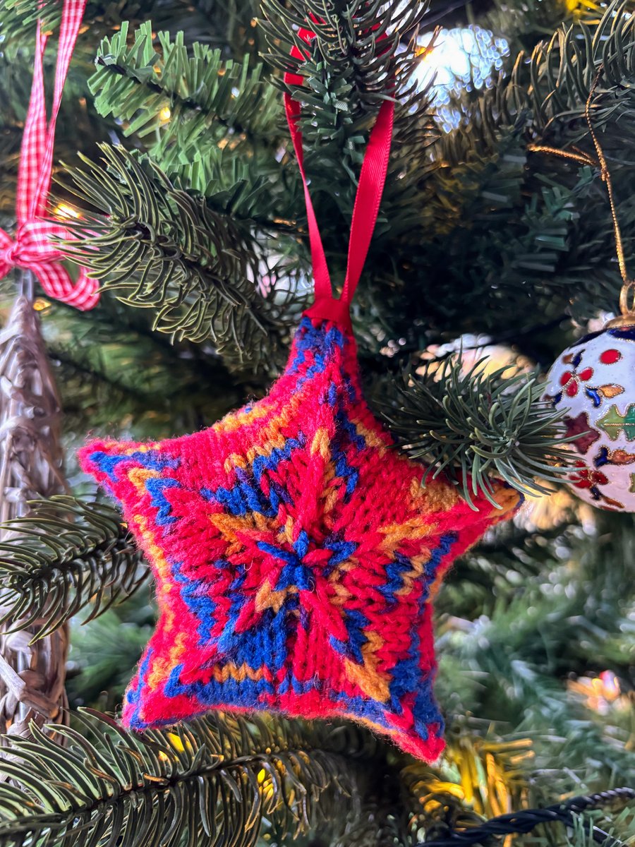 Hand knitted star - Christmas Decorations  - Multicolour