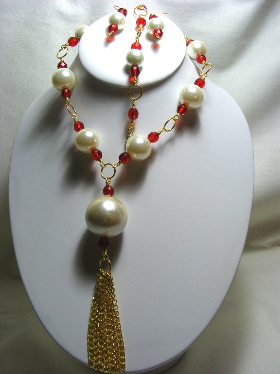 Cream, Red and Gold Tassel Jewellery Set