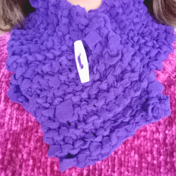 Knitted neck warmer recycled fleece