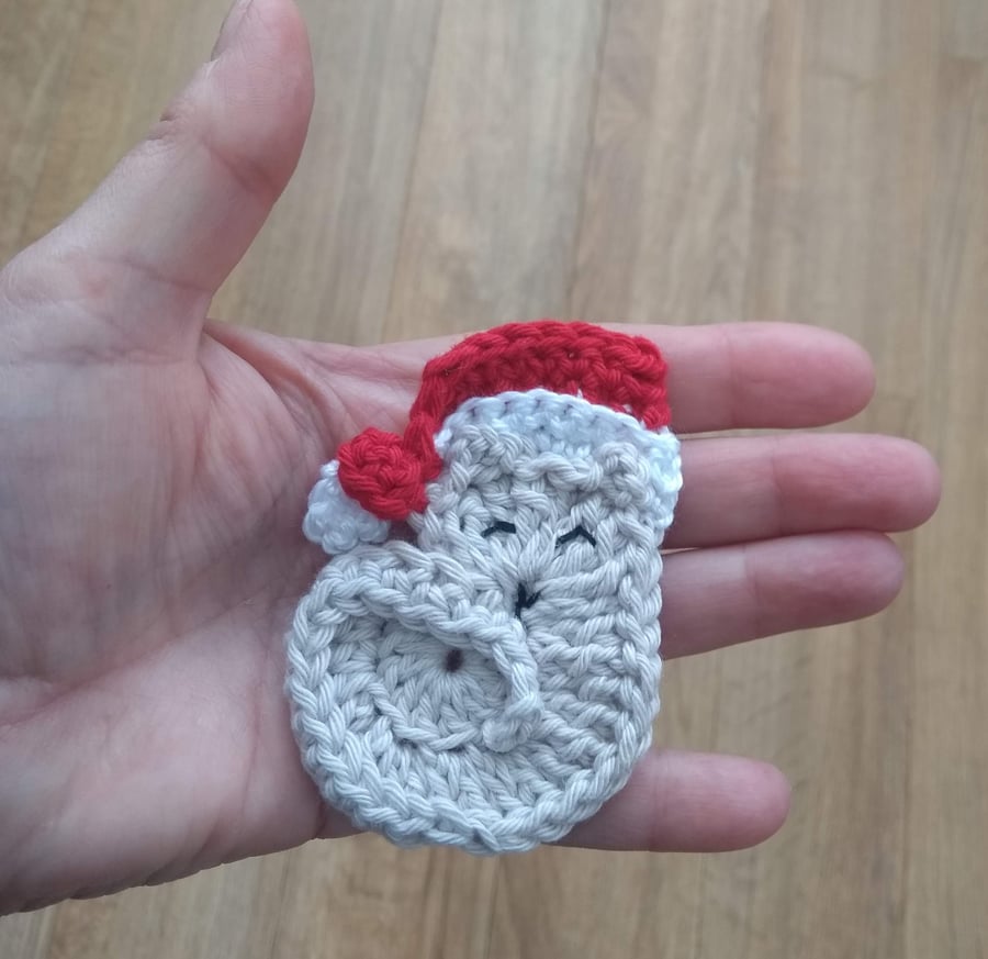 Christmas cat brooch, Christmas pin badge, Cat badge, stocking filler