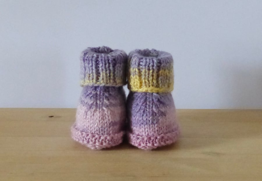 Knitted Baby Booties