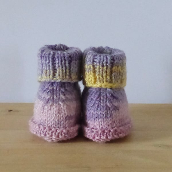 Knitted Baby Booties
