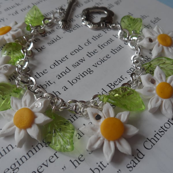 Daisy Chain Bracelet.