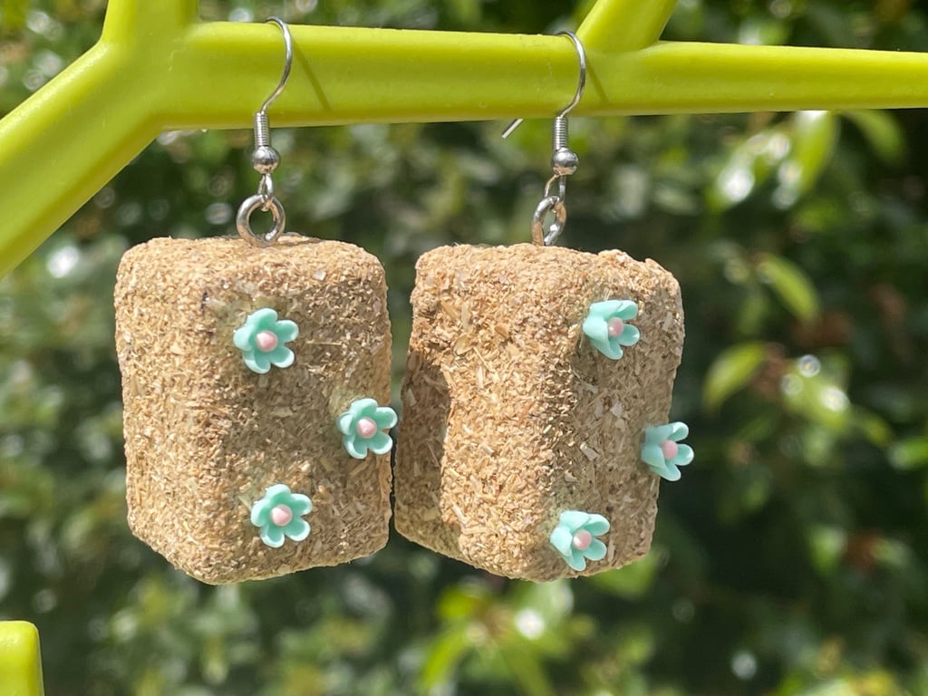 Cute hay bale earrings flowers country and western hoedown mint green Americana
