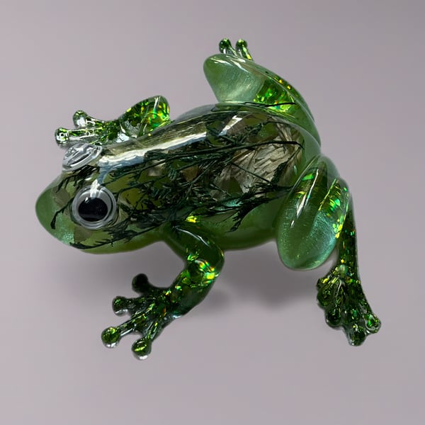 Handmade Resin Frog with Real Fern & Leaf Inclusions – Forest Inspired Nature