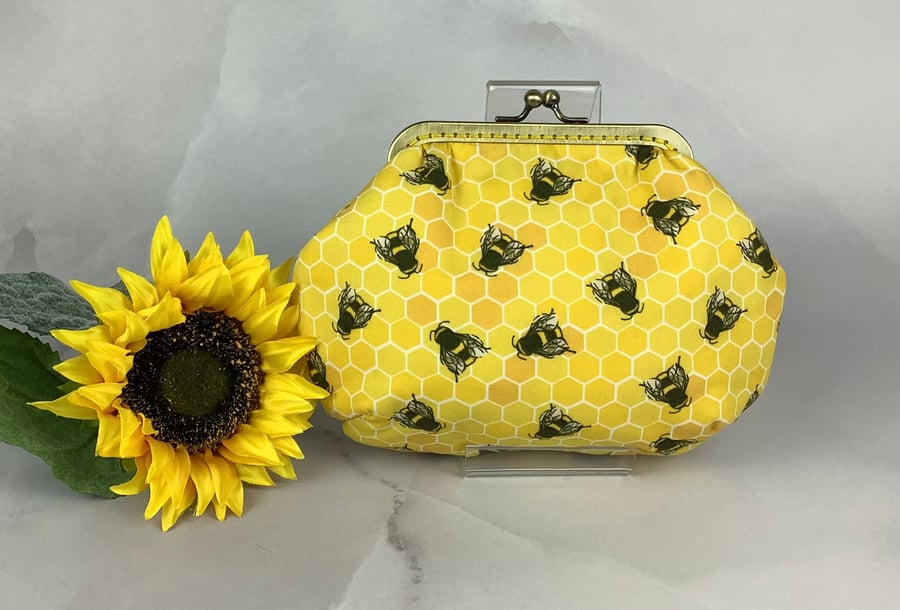 Bee small frame clutch bag, Bees makeup bag, Optional chain, Handmade