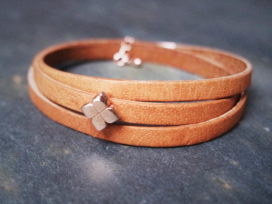 Leather wrap bracelet - Flower slider brown rose gold