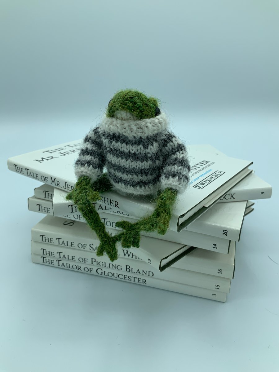 Little Hand Knitted Frog in Sweater - Dot Pebbles Pattern 
