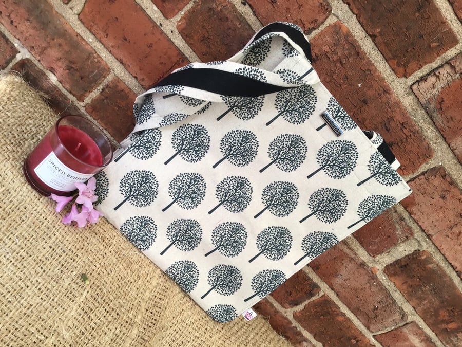 Black Mulberry Trees Organiser Tote Bag