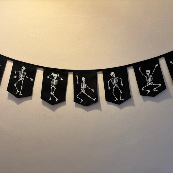 Dancing Skeleton Bunting