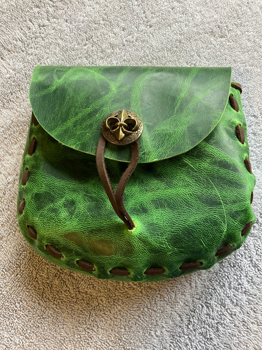 Pouch: Forest Green coloured Leather Medieval Style W Fleur De Lis Closure