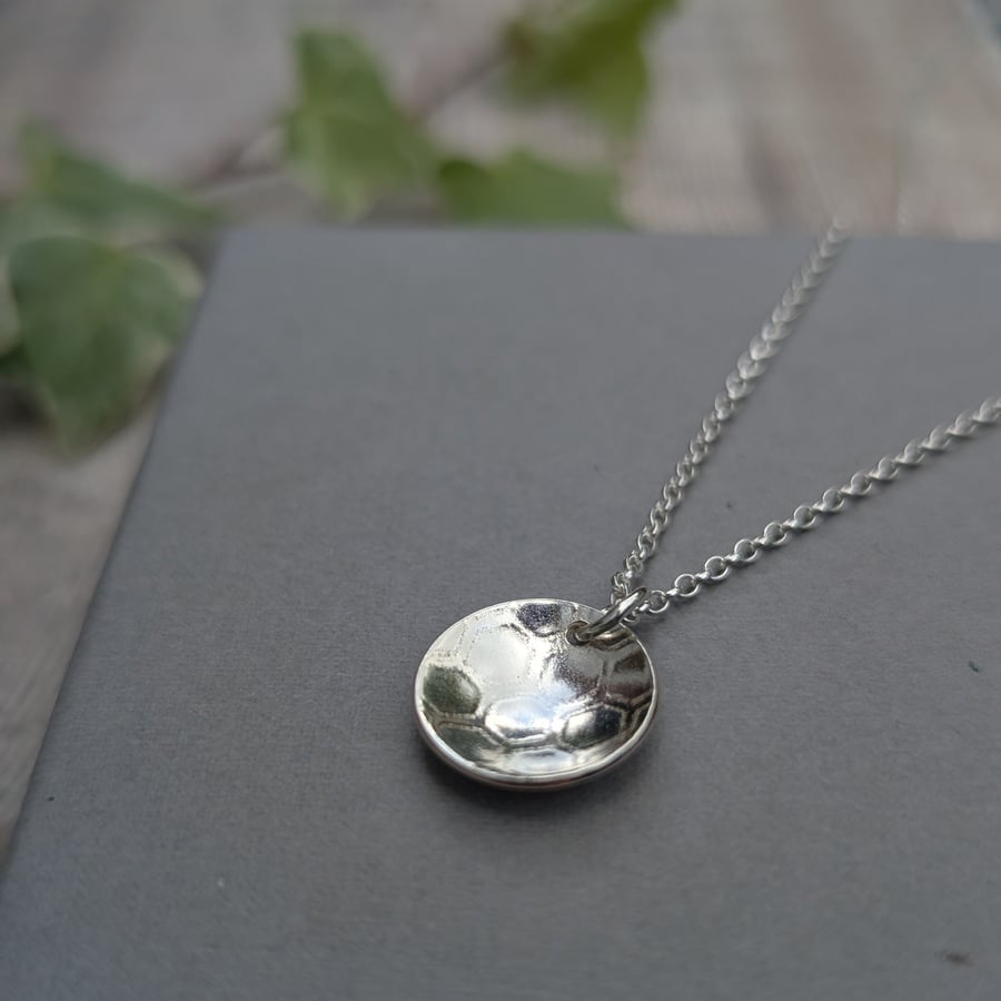 Sterling Silver Honeycomb Pattern Disc Necklace - JBJ2074
