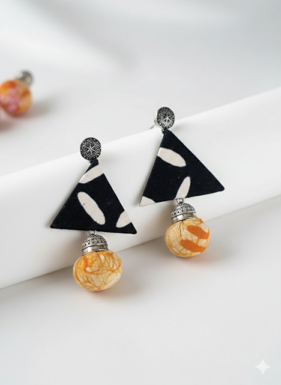 Triangular droplet earrings