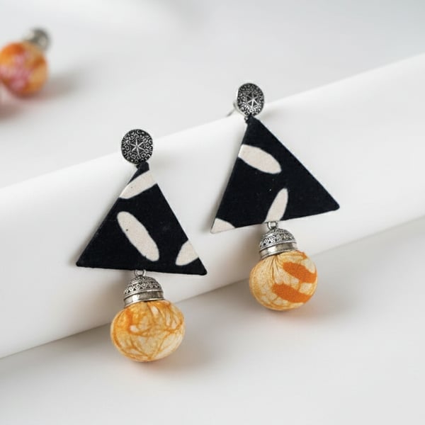 Triangular droplet earrings