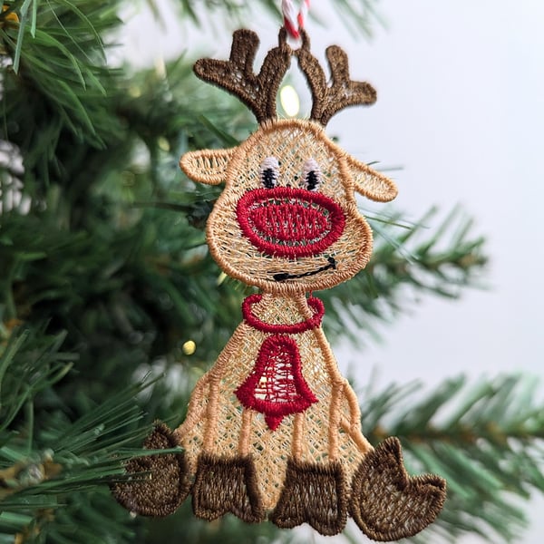 Embroidered Lace Reindeer Christmas Ornament: Hanging Decoration
