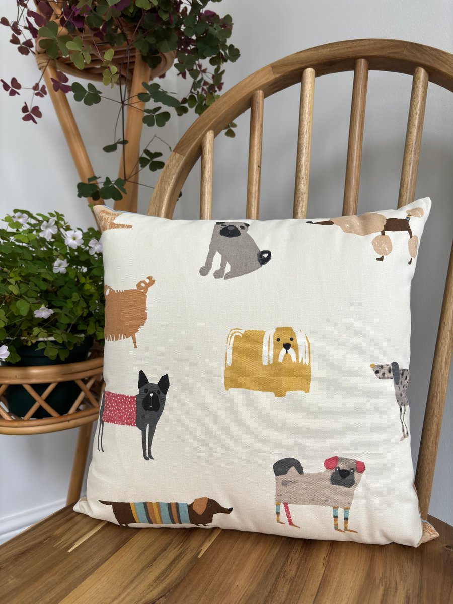 Cushion cover in fun stylish dogs print, 36cm x 36cm 