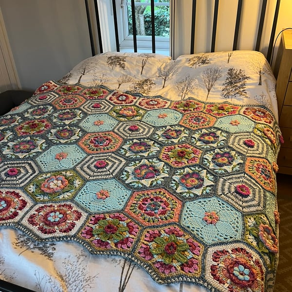 Crochet blanket -  Fridas's Flowers Primavera Blanket