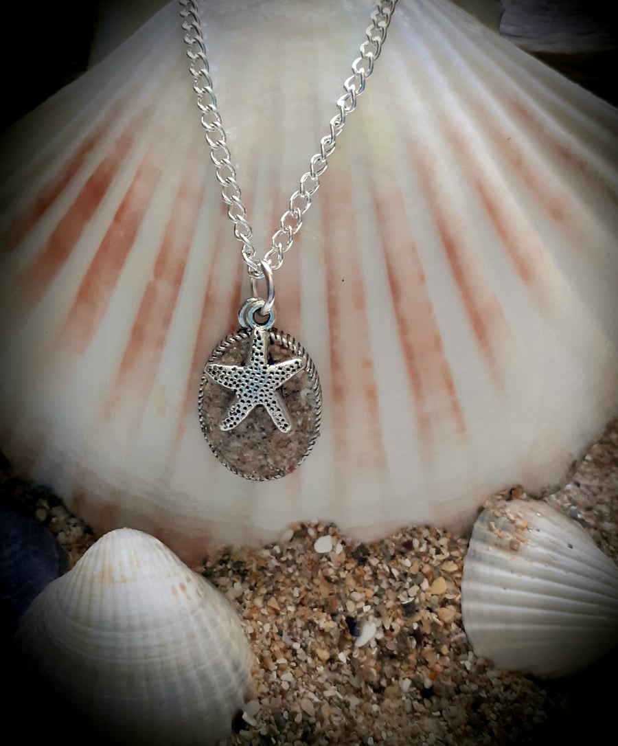 Porth beach sand filled pendant necklace 